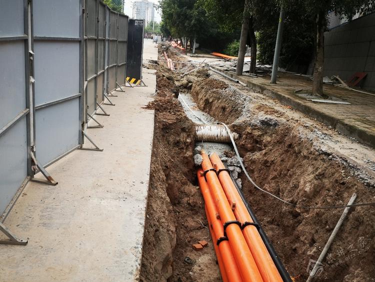 保沿线企业用电无忧 忠县政通路电力排管铺设加速，助力区域发展与水处理净化